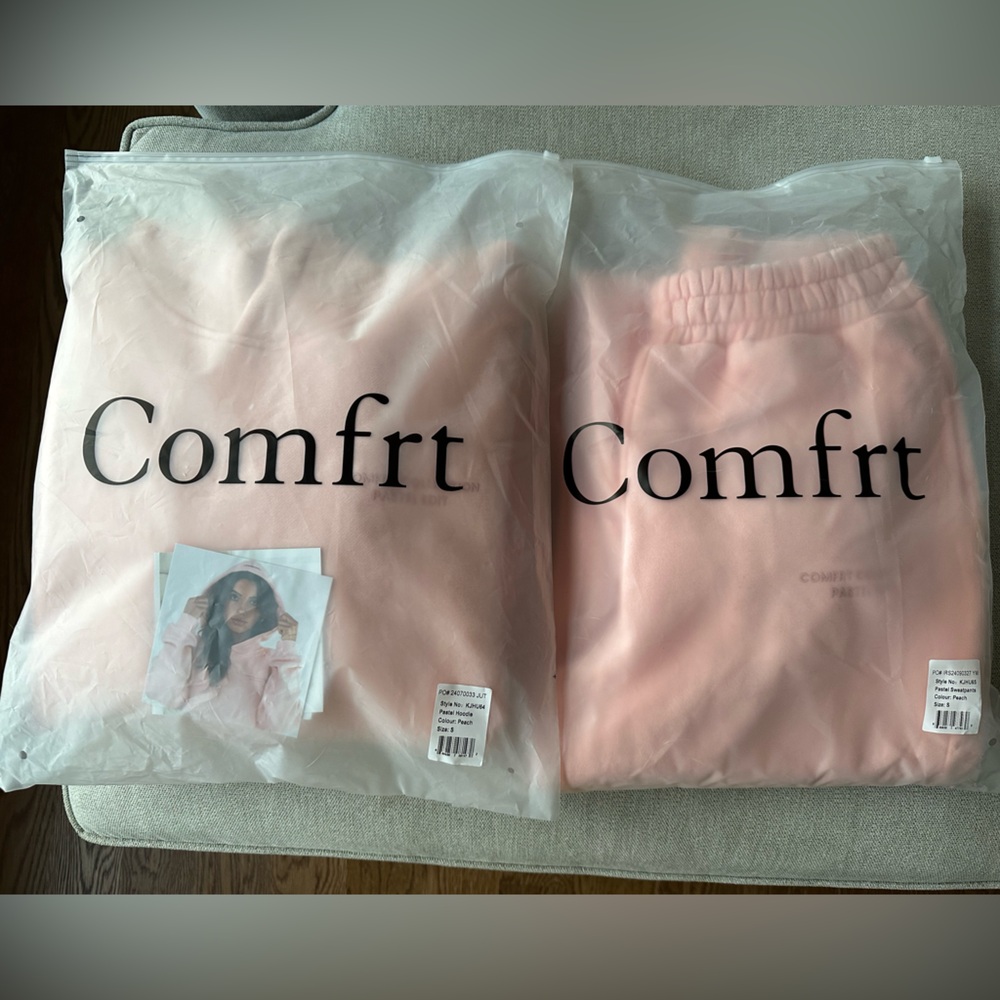 NWT Comfrt Peach Hoodie & Joggers set size Small (discontinued color)